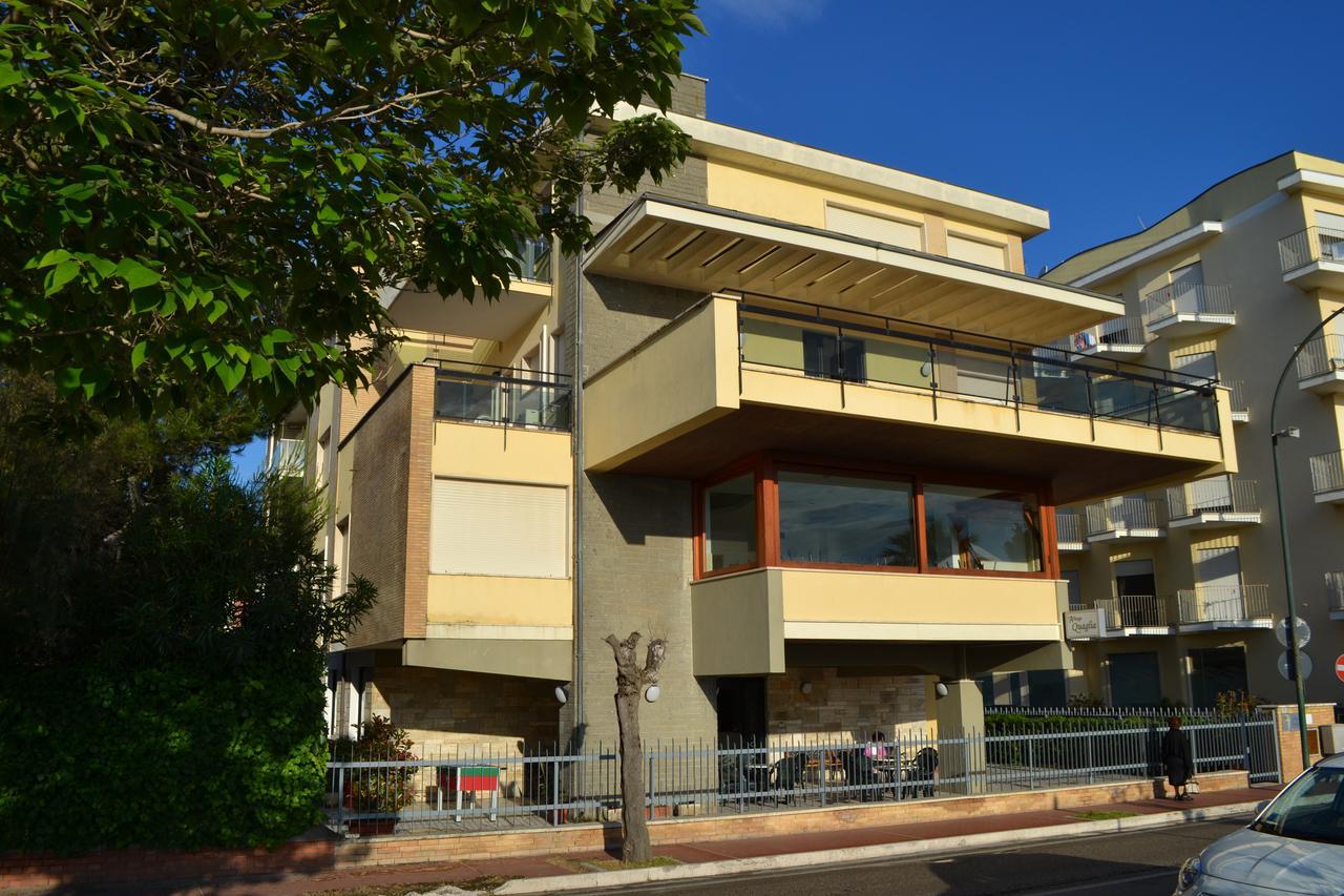 Albergo Quaglia 阿布鲁齐的罗塞托 外观 照片