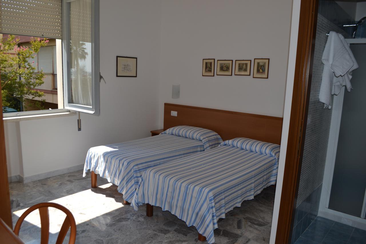 Albergo Quaglia 阿布鲁齐的罗塞托 外观 照片